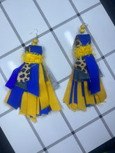 Load image into Gallery viewer, Junk Yard Pretty Poodle
